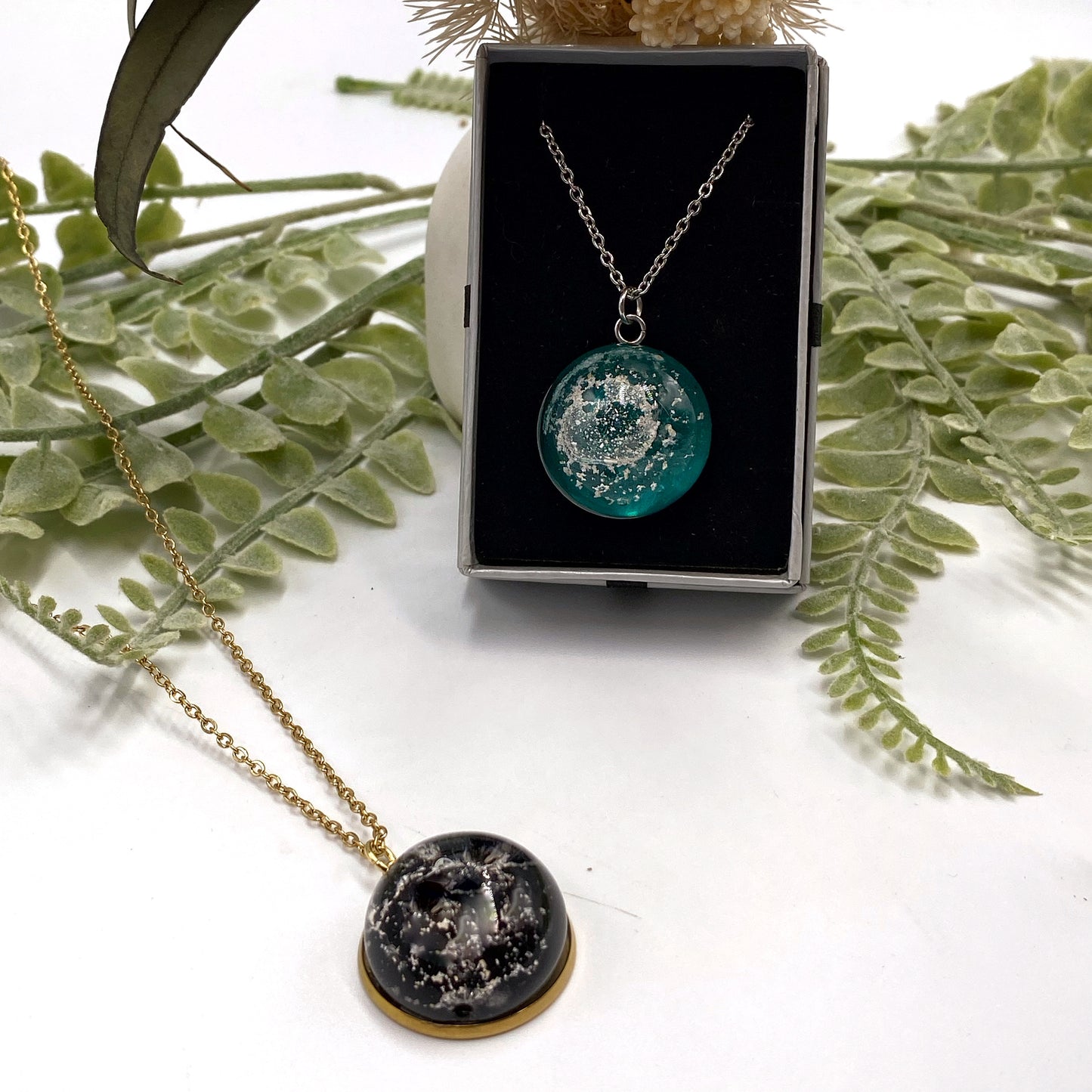 Remembrance Glass 25mm Cabochon Pendant